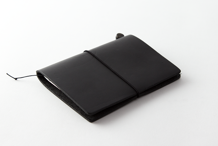 Traveler's Notebook Black Passport Size